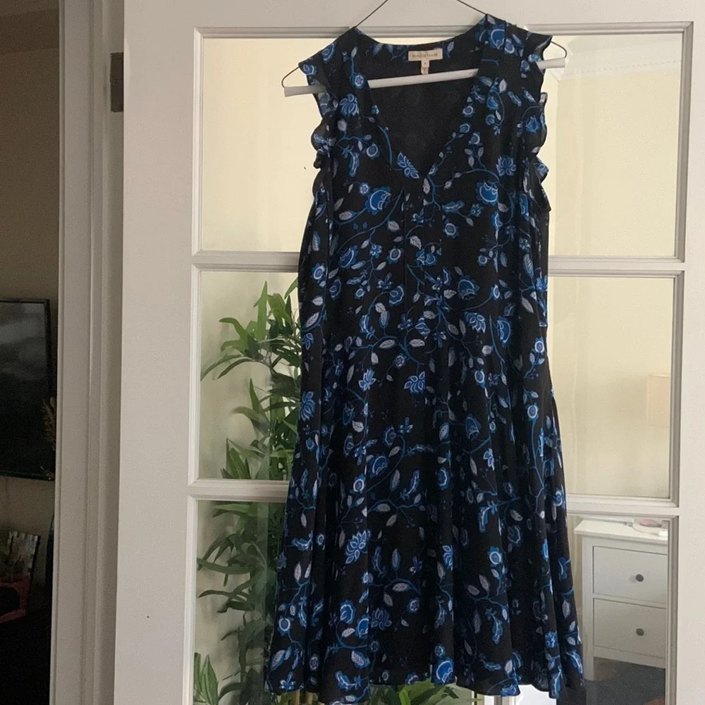 Rebecca Taylor vneck bright blue and black floral vneck silk dress with ruffles8